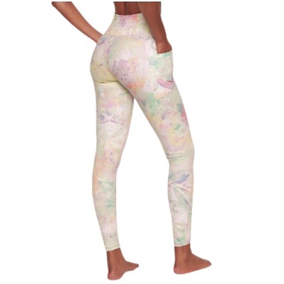 Victoria's Secret Flow On Point Pockets Legging in Pastel Rainbow Leaves Sz 4 - Picture 6 of 16